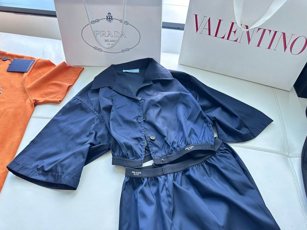 🥰😘 I went to the mall today after work with my friend 🥰 It was fun 😊 I love shopping and buying my favorite clothes 👚💕