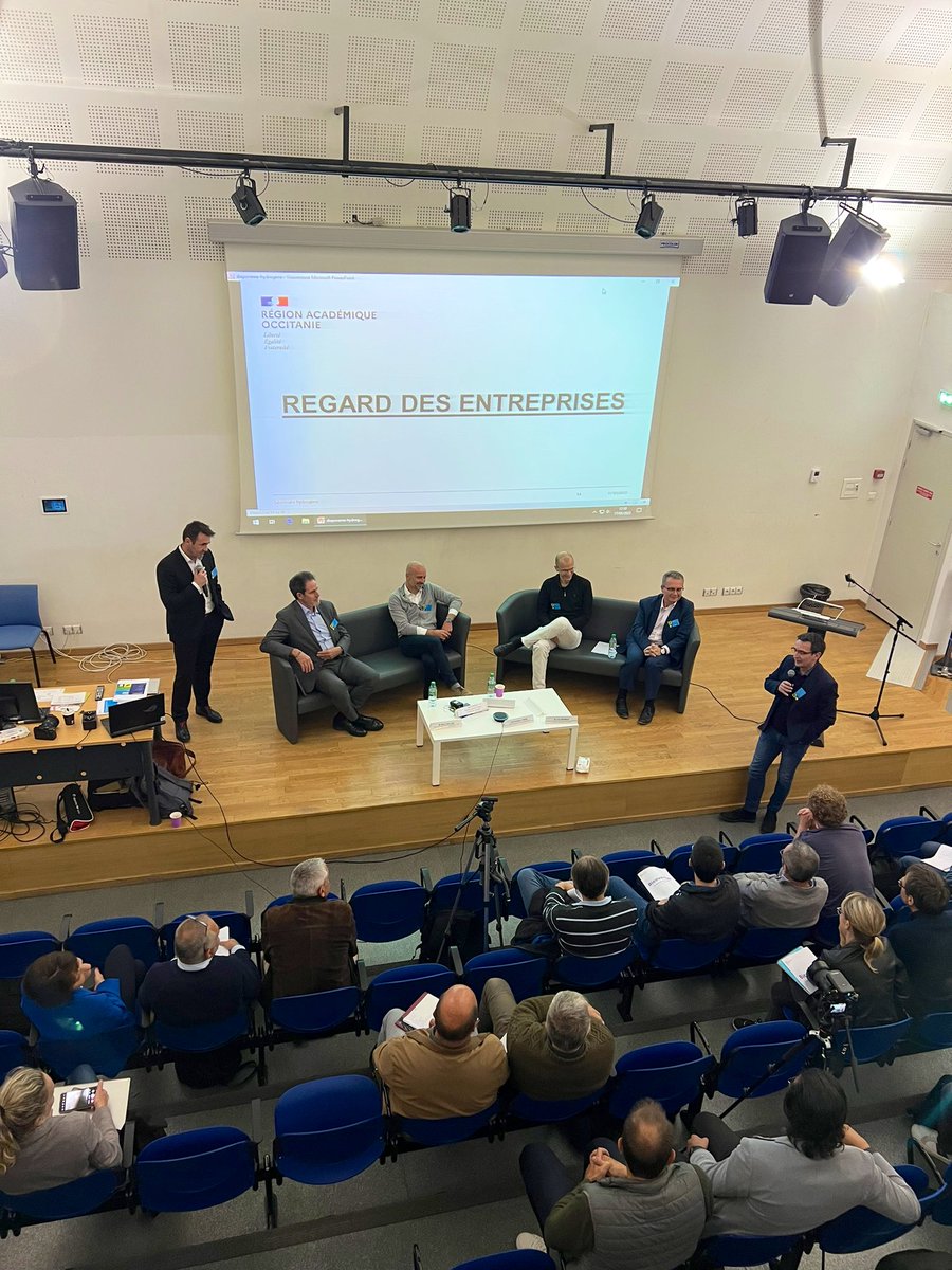 DRAFPICA_Occ's tweet photo. Nous clôturons la matinée du séminaire hydrogène avec un focus sur le regard des entreprises à travers l’intervention de professionnels Stephane Arnoux de @FranceHydrogene, Patrick Burdaszewski du @CNES, Pierre Forte de PRAGMA Industrie et Stéphane Prin de SAFRA.
#genhyo https://t.co/a8oJU6oeA3