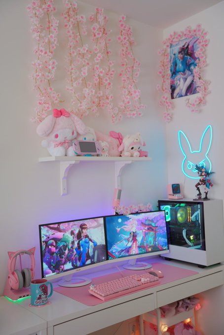 2 pic. My new setup? I told y’all that I moved out so it’s kinda sad that I don’t have any space for