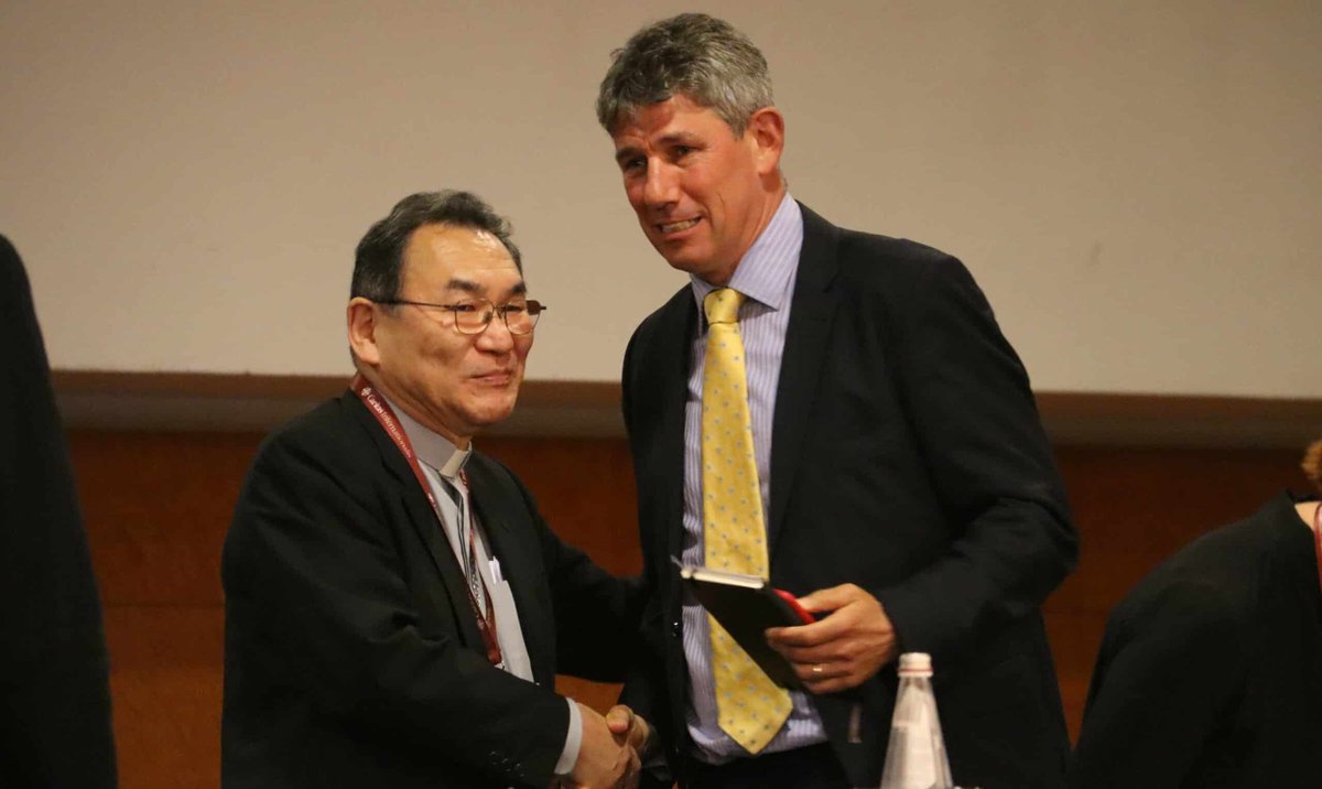 @ ced_is RT <a href="/HOEvangelicas/">Hermandad de Operarias Evangélicas</a>: <a href="/_CARITAS/">Cáritas Española ✳️</a> Alrededor de 400 delegados en representación de las 162 Cáritas nacionales que trabajan en todo el mundo han participado en la 22ª Asamblea General de <a href="/iamCARITAS/">Caritas</a>, celebrada en Roma, bajo el lema “Construyendo Nuevos…