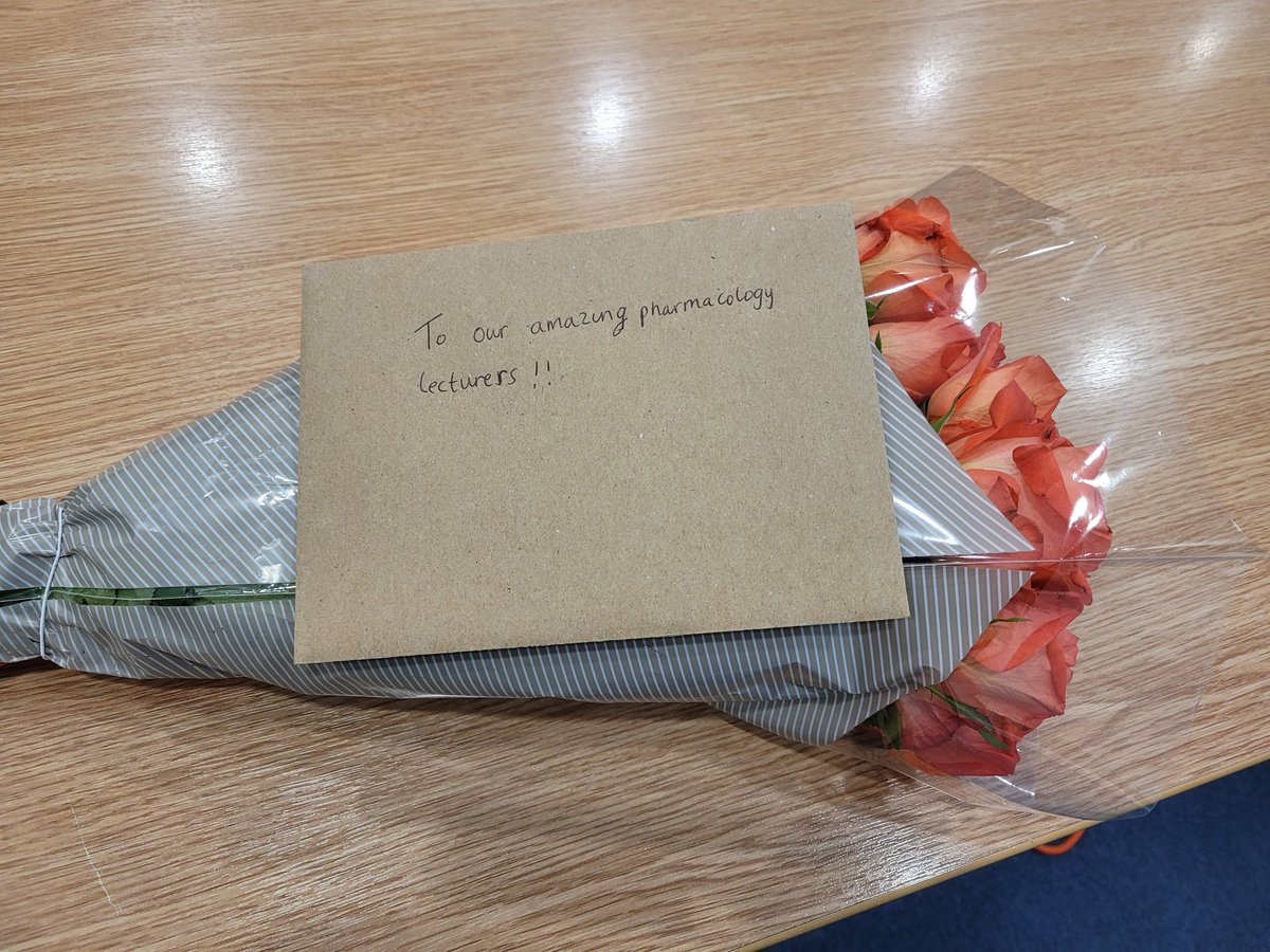 Dr Sarah T 💙 tweet media