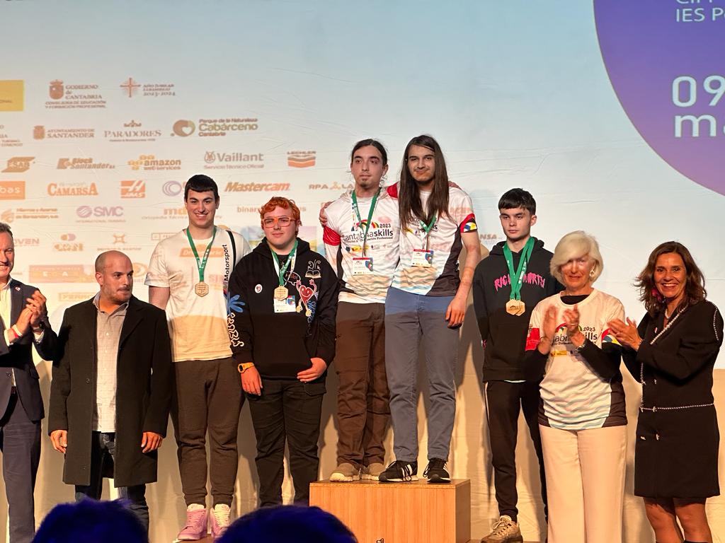 fpaglinformati1's tweet photo. Ganadores #CantabriaSkills2023 https://t.co/E6pxHHxYVP