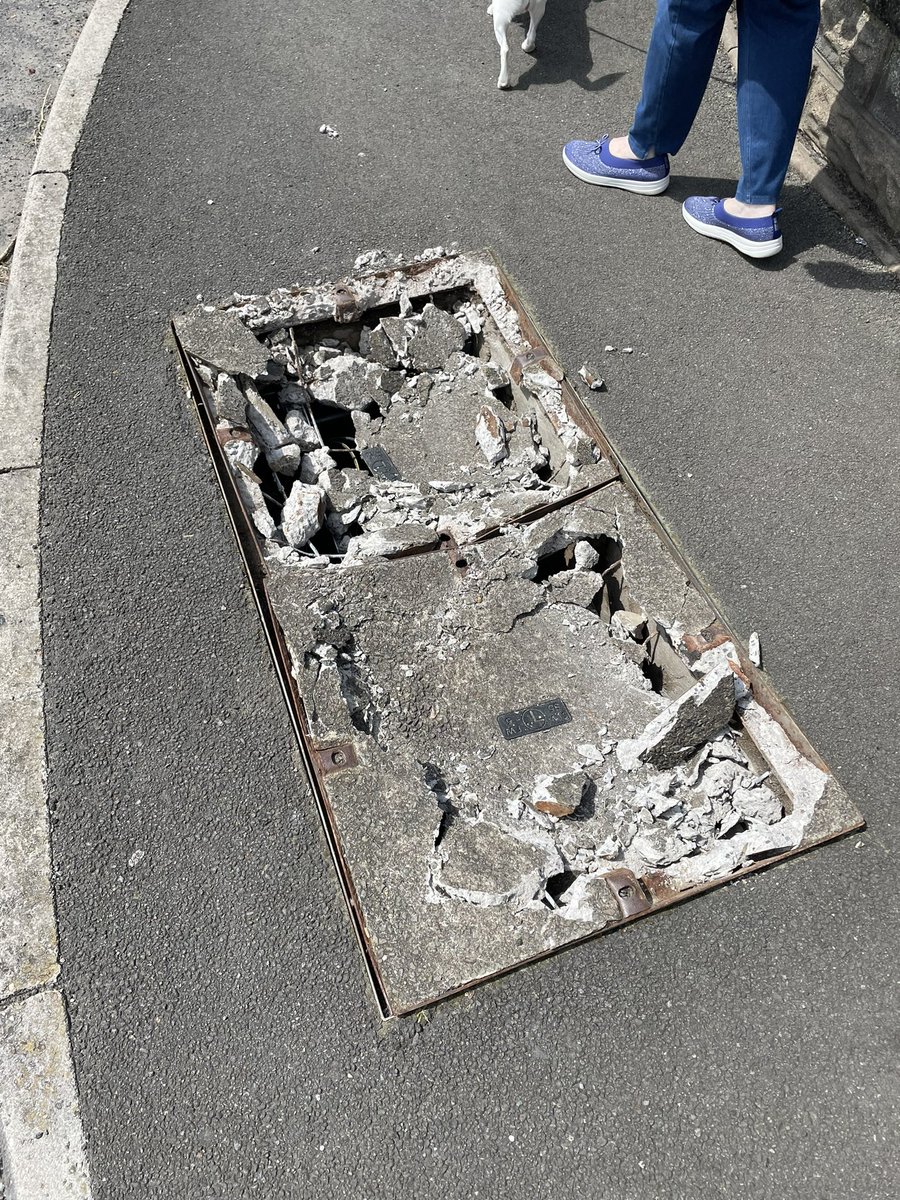 sirnicksullivan's tweet photo. @BTSopenreach @BridgendCBC @kiergroup not sure who to report this to - OpenReach covers damaged - think by a Kier collection vehicle - see images - Channel View, Brackla (St James Park) https://t.co/5y3wl5pRCV