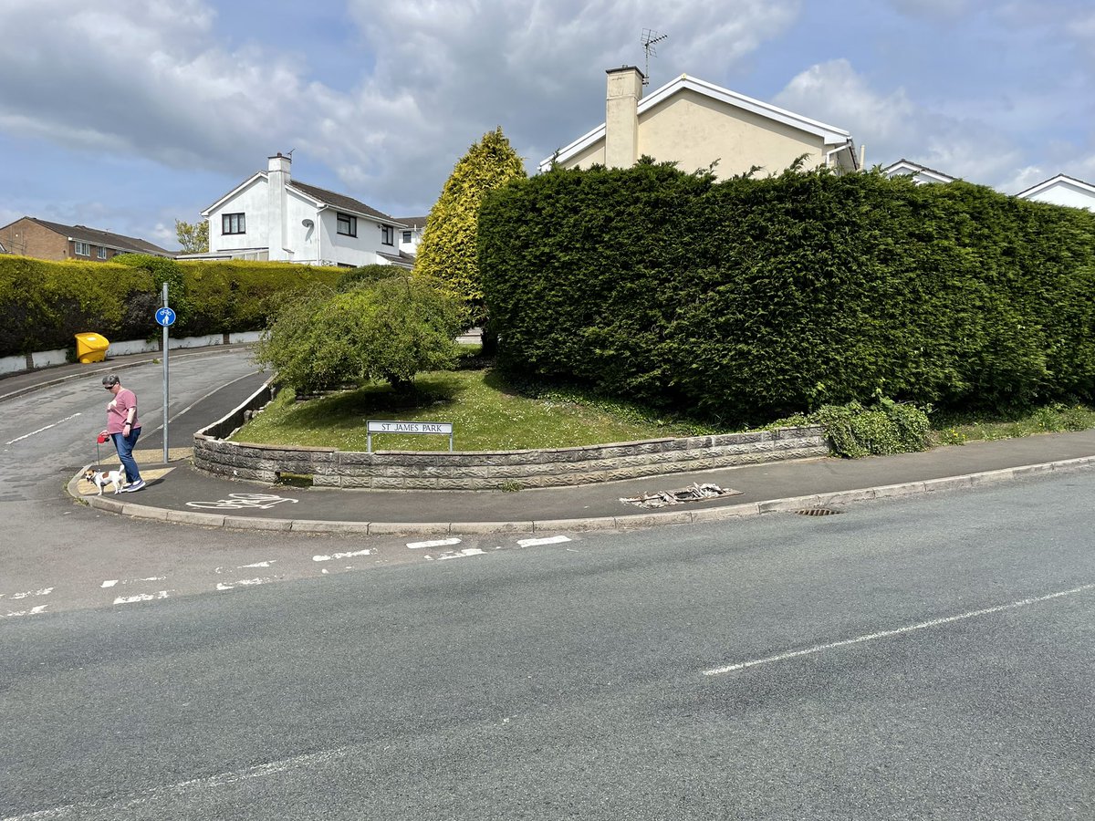 sirnicksullivan's tweet photo. @BTSopenreach @BridgendCBC @kiergroup not sure who to report this to - OpenReach covers damaged - think by a Kier collection vehicle - see images - Channel View, Brackla (St James Park) https://t.co/5y3wl5pRCV
