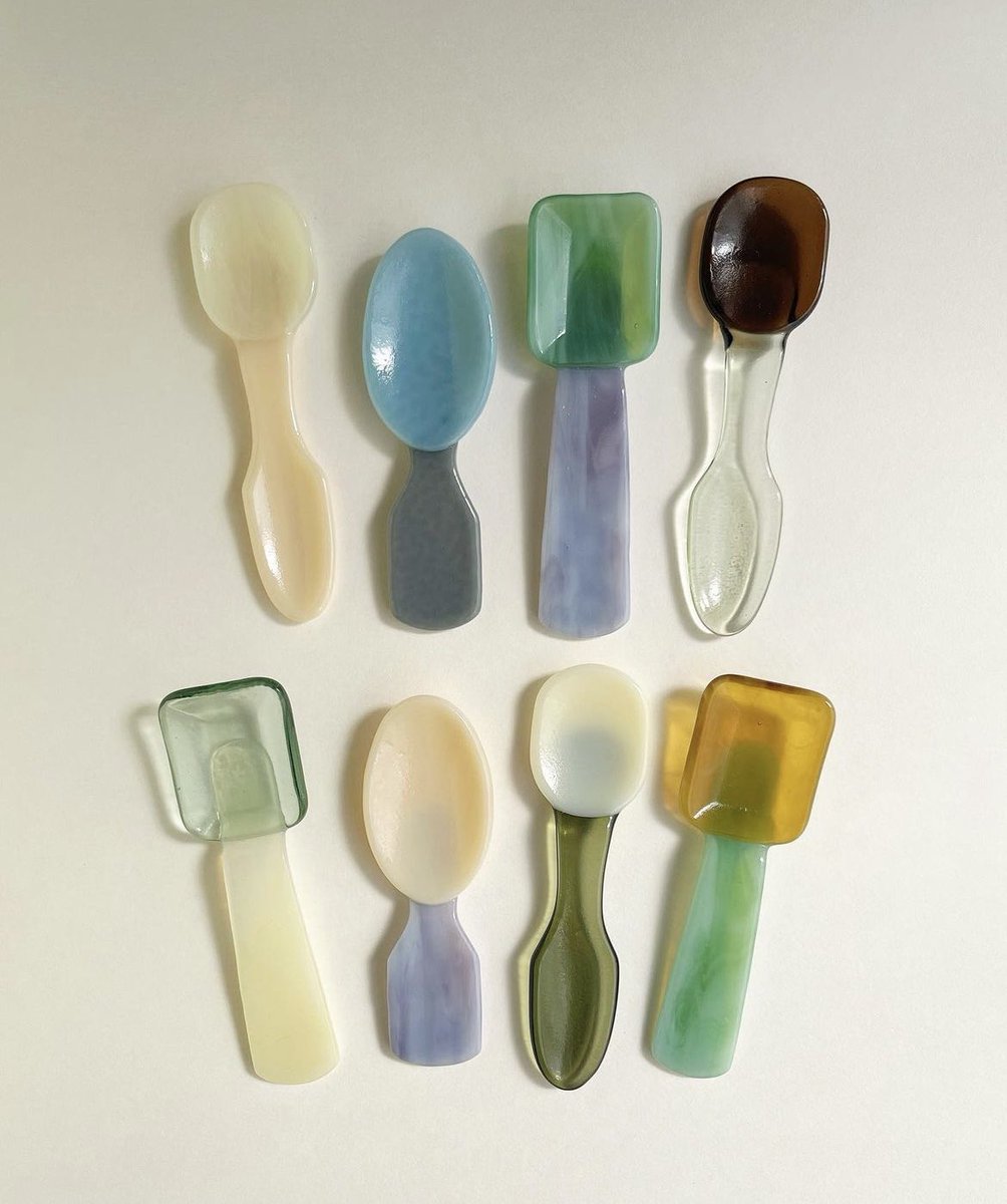 KPOPFlLES's tweet photo. glasswork https://t.co/oDZkUxiFZA
