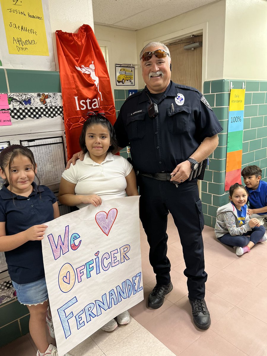 Safety is our Number 1 priority in <a href="/EISDofSA/">Edgewood ISD</a> &amp; we are blessed to have <a href="/EISDPDofSA/">Edgewood ISD PD</a> Serving &amp; Supporting in a humble way daily! Our people understand what “Peace Officers” deliver to those in their care! #AttitudeofGratitude
@WeGoPublic @SACharterMoms
#EarlyMorningWalks