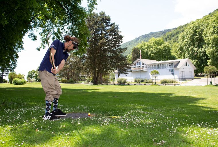 SabineGasser1's tweet photo. Combiner une visite de la ville de @BielBienne_off avec une activité sportive 💪 C'est tout trouvé avec le nouveau parcours de #golf #urbain de #Bienne 🏌️⛳️😃

A voir dans l'article de @LoisirsCh 👉 https://t.co/hD5ayzeANJ

@Jura3Lacs @MySwitzerland_e https://t.co/7FrwXkkyHf