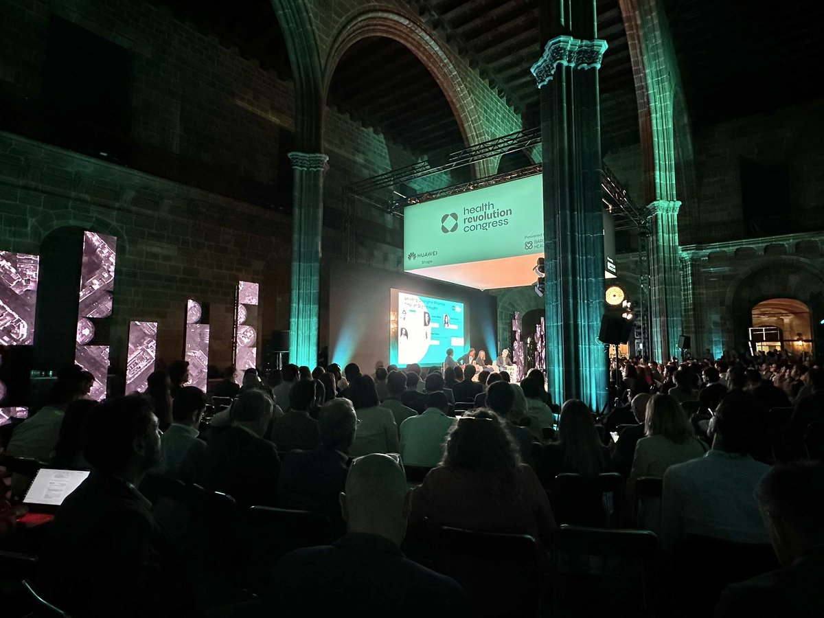 LIVE now at the main stage the panel “Leading Change in Pharma”. Explore how #digitalhealth is transforming the pharmaceutical industry!