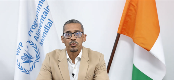 CERFAM_4_Africa's tweet photo. #webinar
#filetssociaux

2⃣7⃣8⃣ M de personnes en #Afrique souffrent de faim chronique, soit 1⃣ sur 5⃣. 
🔴Renforcer les filets sociaux et l'assurance des risques est crucial pour soutenir les communautés vulnérables et promouvoir la résilience.

@patcriolo Directeur a.i. CERFAM https://t.co/NgTgRoiWP9