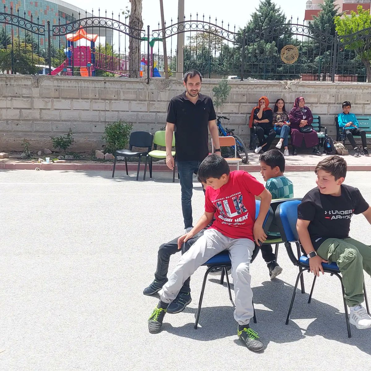 2023 yıl sonu kermesimiz yoğun bir katılım ve ilgiyle sona ermiştir. Davetimize katılan misafirlerimize, kermesimizde emek veren tüm öğretmen, veli ve öğrencilerimize teşekkür ederiz.