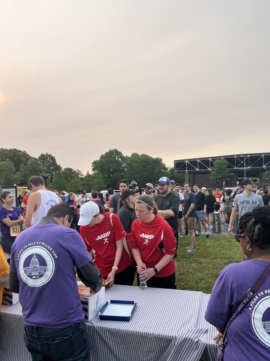 wcorn92's tweet image. Long line at #CapChallenge print media check in.