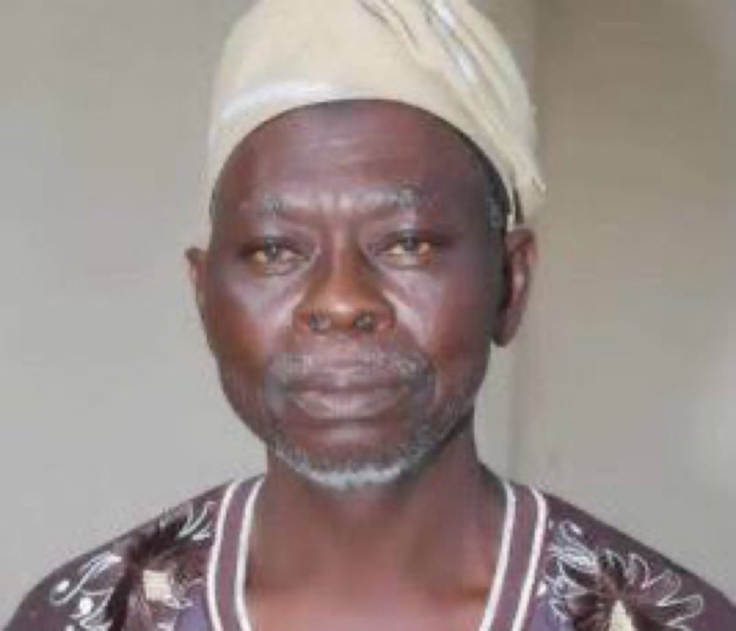 Obidients if you enjoy how This Babalawo Lamidi Apapa was thrown out from Presidential Election Tribunal Court today. Like and Retweet Only 📌📌

Arise TV/Abule Egba/Scammers/Nigerian Police/Sabinus