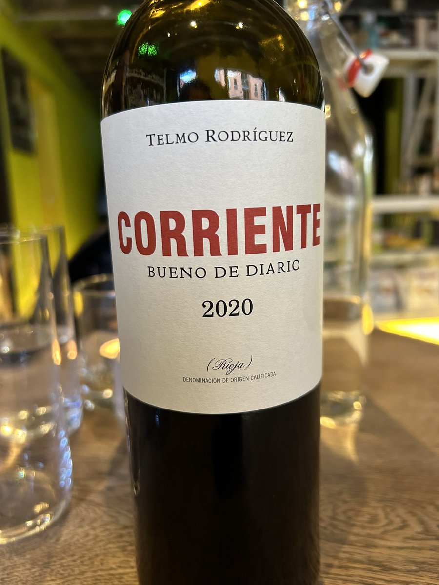 SpanishWineCol's tweet photo. A little Tuesday night Spanish wine odyssey! @grblanco @TelmoRodriguez_ #envinate #wine #spain https://t.co/H8x1PldBQd