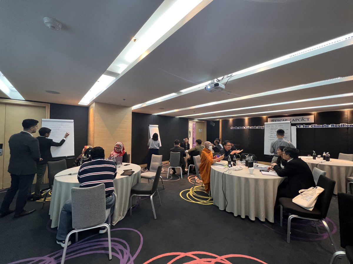 APCICT's tweet photo. Day 3 of the South-East Asia Subregional Training on ICT for #ClimateResilientDevelopment concludes the training with sessions on #ICT for #ClimateChangeMitigation and #ResilientDevelopment. 

#ICT #CRD https://t.co/u0wvOztVaz