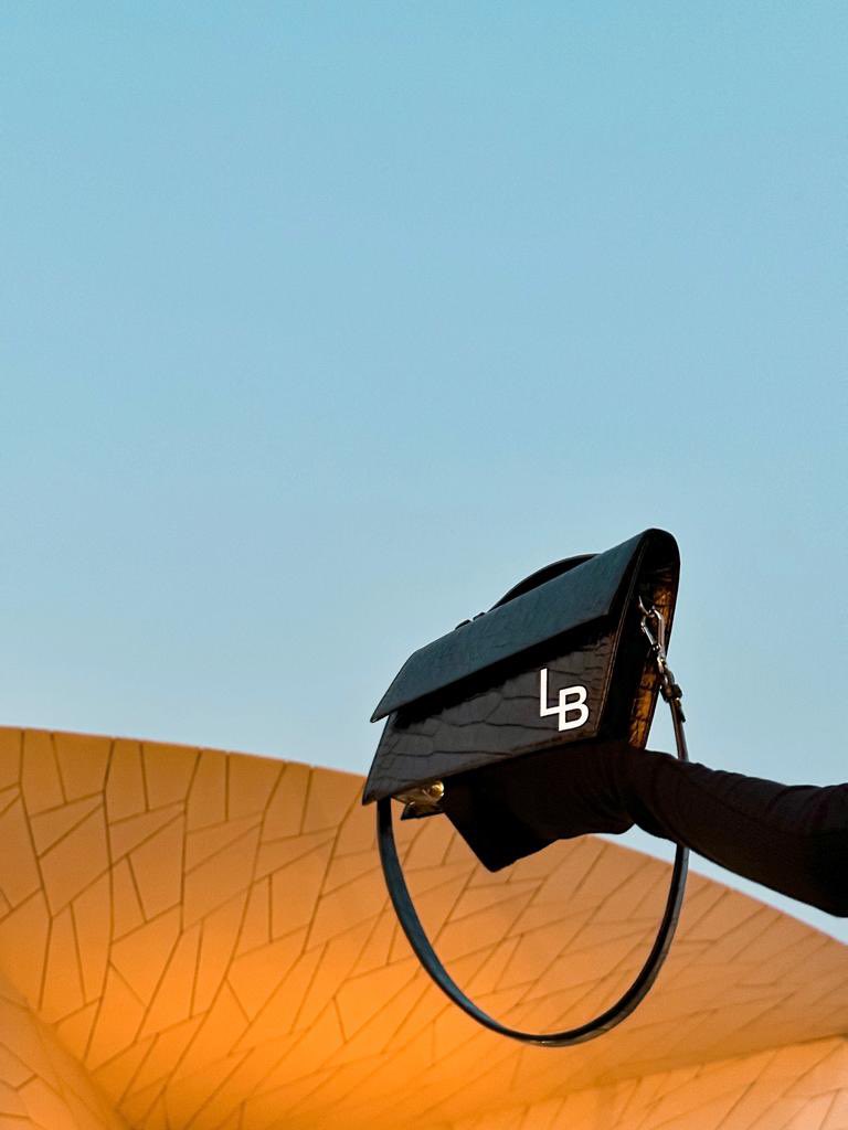 Linabrax's tweet image. Vega is the most luminous star in the northern constellation Lyra, and the fifth brightest star in the night sky.
Our Vega bag represents the star’s asymmetry and its exceptional celestial qualities.