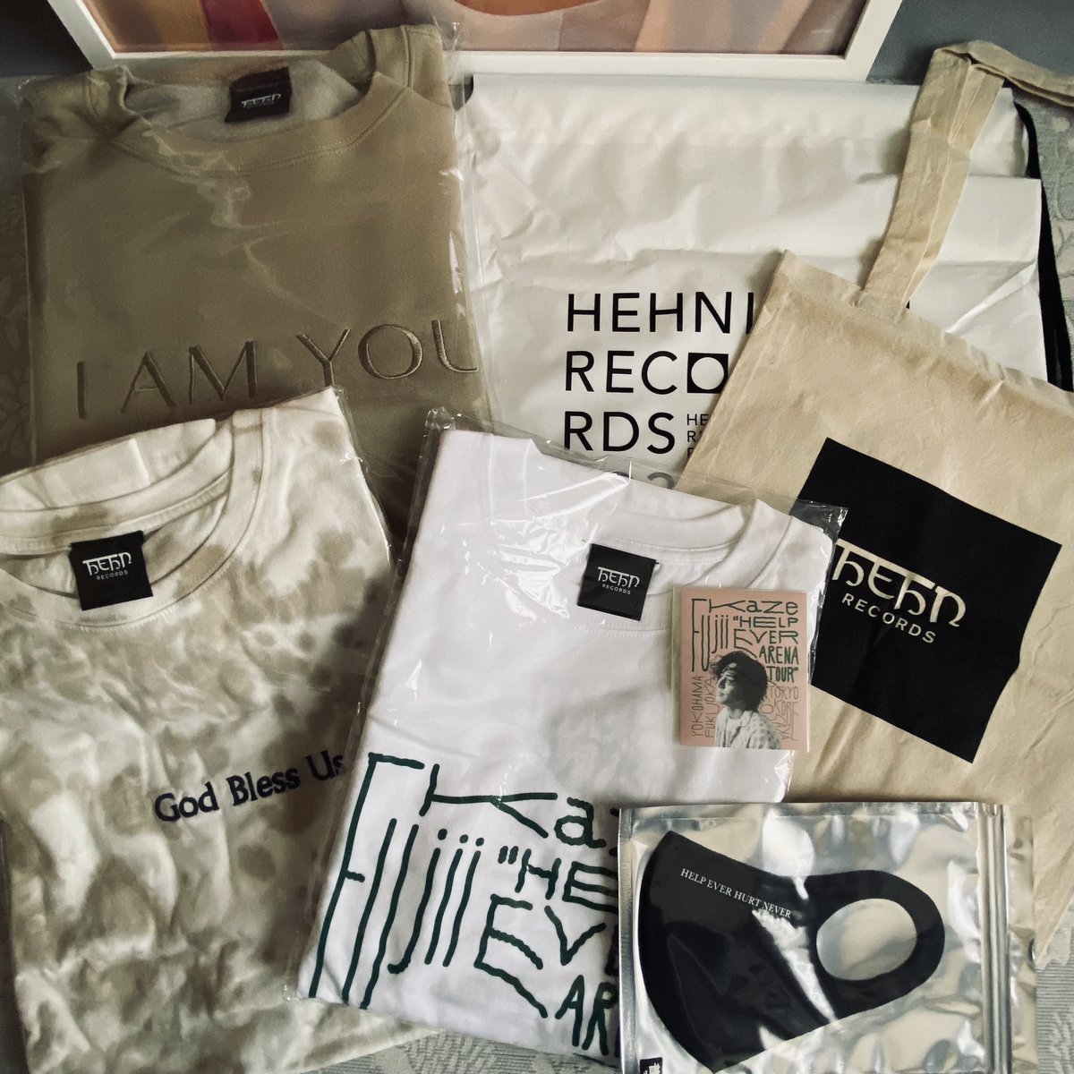 21_9Hz's tweet image. すでに
盛り上がり終わったかとは
思いますが…

繰上げ当選組の服袋も
よろしかったらご覧ください🥹

どれもこれもうれし過ぎです
改めて
ありがとうございます🙏

#藤井風 #FujiiKaze #GodBlessUs