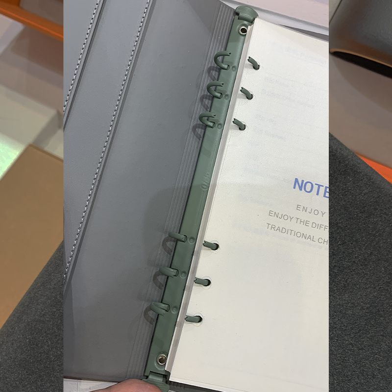 oemnotebook's tweet photo. Softcover leather notebook with loose leaf binding for easy refill pages, cover pocket for holding cards and bill.
#softcover #leather #notebook #print #customlogo #pocket #cardslot #looseleaf #bound #refill #sheets #colorprint #lowmoq #business #gift #advertise #wholesales https://t.co/yhWsiU75FY