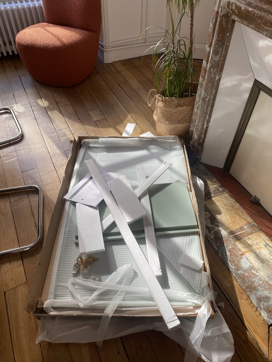 Amautad's tweet photo. @SklumLoveDesign do you care about your customer service ? I buy one of your furniture but 2 pieces are missing. Your customer service can't do anything. How is it possible ?

#SklumHatesCustomerService https://t.co/klqvte5wgM