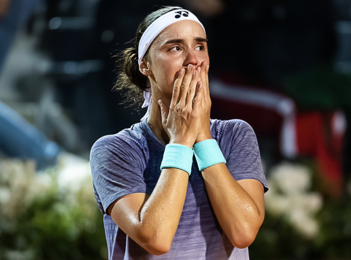 tenis_campeones's tweet photo. Ангеліна Калініна у найдовшому матчі сезону вперше у кар'єрі вийшла до півфіналу турніру WTA1000 https://t.co/IREDcvHe78 через @campeones_ua 

#wta1000 #калініна #ангелінакалініна #теніс #великийтеніс #українськийтеніс https://t.co/b0qQFoni9O