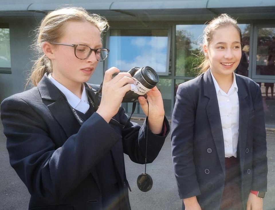 BromsPrep's tweet photo. The Prep School Photography Club have been experimenting with capturing light in bubbles in the Spring sunshine. #BromsPhotoClub #BromsActivities #SchoolActivities https://t.co/TNXPAyC2n2