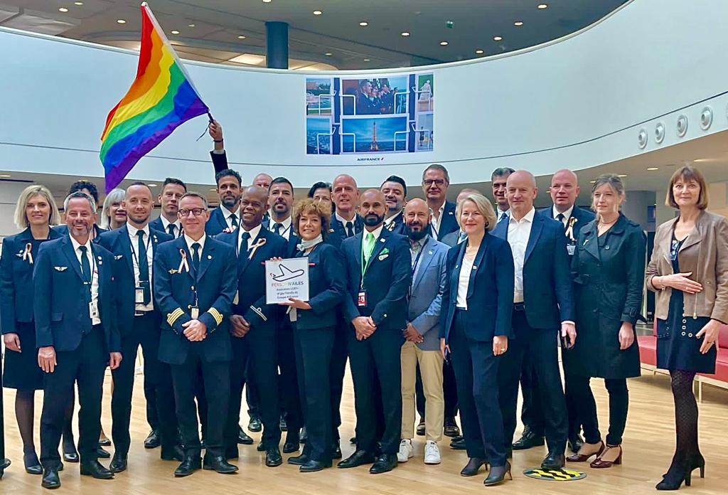 Aujourd'hui 17 mai, journée mondiale contre l'homophobie, la transphobie et la biphobie, Air France soutient l'association <a href="/PersonnAilesAF/">PersonnAiles</a> à l'occasion de vols spéciaux avec des équipages engagés pour l'inclusion. #idahot2023 🏳️‍🌈