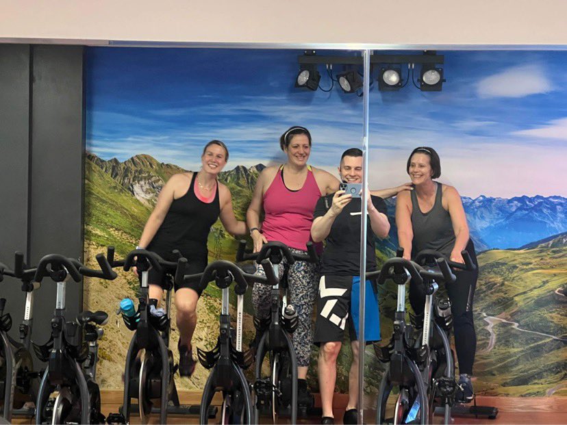 Last gym session “the trip” with these beautiful humans x I will miss you all x keep cycling!!!!