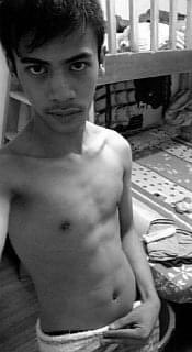 lenzoness's tweet photo. Back when I was 19 🤣🤣

Yuuccckk! 🤣🤣 https://t.co/svXnyluuIO