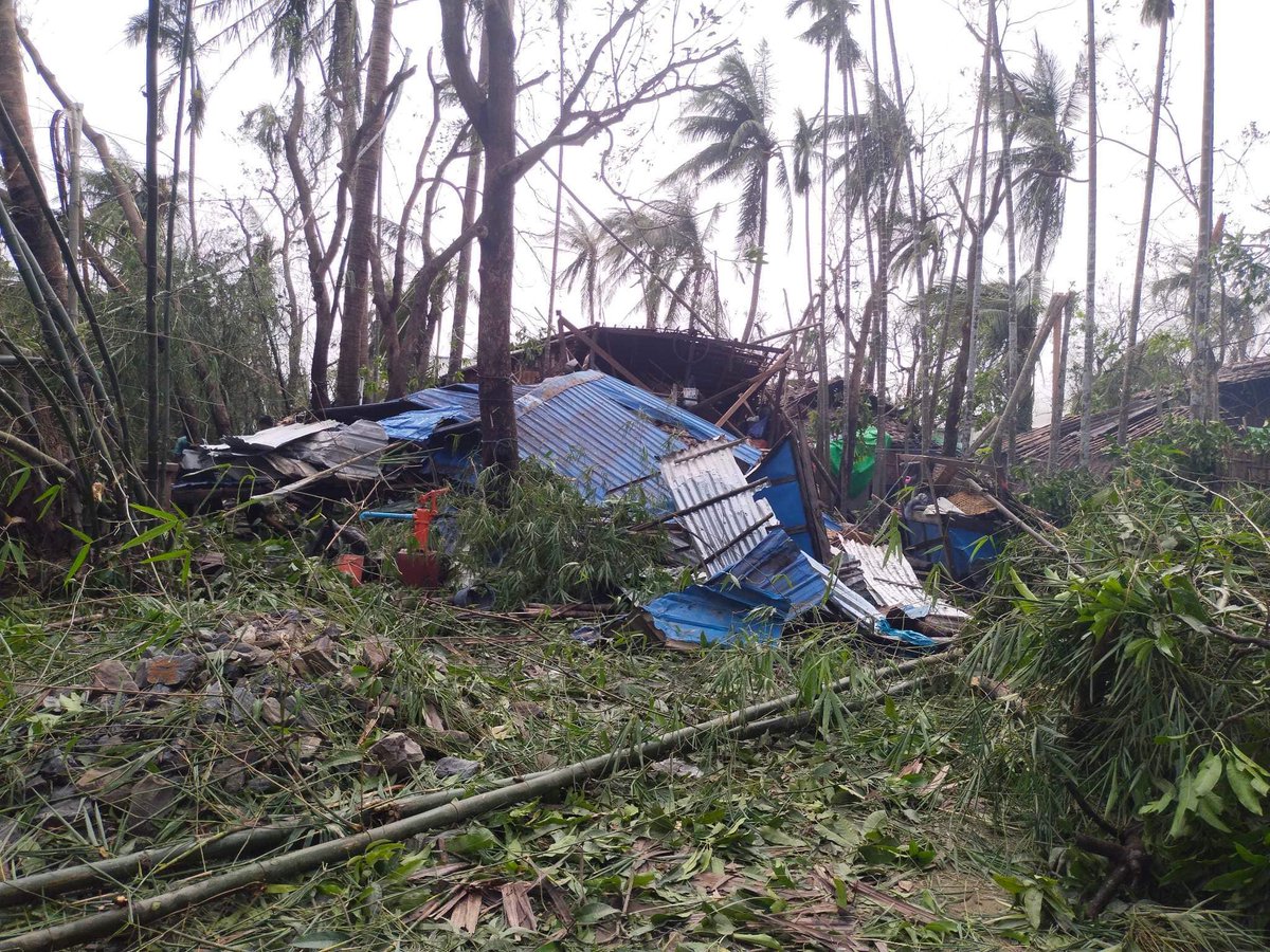 JusticeMyanmar's tweet photo. #Rohingya disproportionately affected by #CycloneMocha w/ reports of junta sabotaging evacuation efforts &amp; blocking access to aid under apartheid. "Humanitarian aid must not be weaponized against any community in #Myanmar." 🎙️ @WomensPeaceNW https://t.co/pENEegfeWk 📸 @waiwainu https://t.co/fDb3s0VQGP