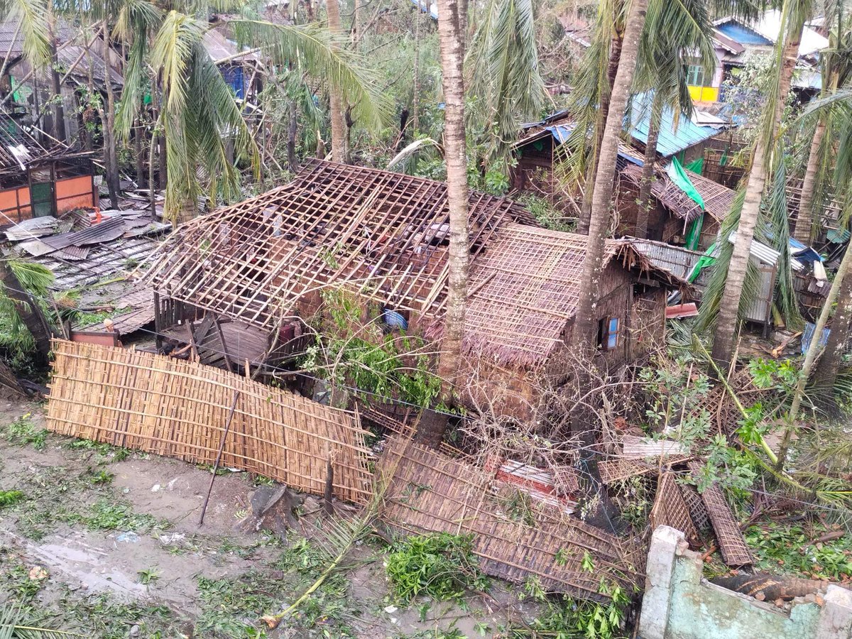 JusticeMyanmar's tweet photo. #Rohingya disproportionately affected by #CycloneMocha w/ reports of junta sabotaging evacuation efforts &amp; blocking access to aid under apartheid. "Humanitarian aid must not be weaponized against any community in #Myanmar." 🎙️ @WomensPeaceNW https://t.co/pENEegfeWk 📸 @waiwainu https://t.co/fDb3s0VQGP