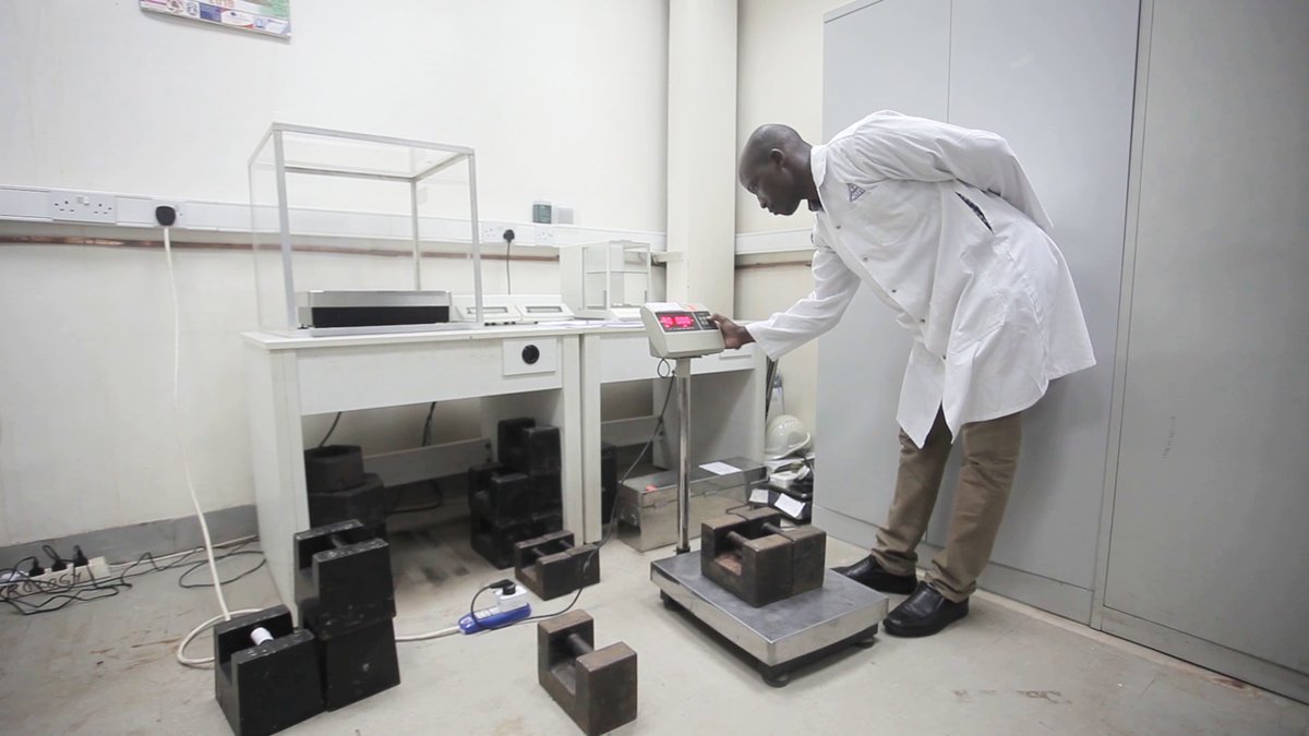 UNBSug's tweet photo. #DoNotBeCheated
When transacting, ensure that weighing scales or measuring equipment is placed in a clear & unobstructed view of the buyer, so that all operations & indications of the weighing equipment are clearly seen.
#CelebratingMetrologyDay
#QualityEverywhere https://t.co/tHGLqN7IL3