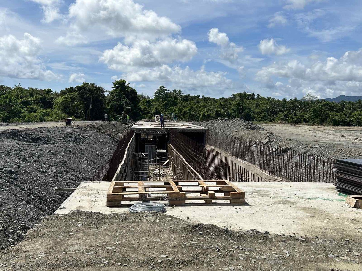 PTVph's tweet photo. LOOK: Armed Forces of the Philippines chief of staff General Andres Centino visited the ongoing construction of the Balabac Military Runway in Balabac, Palawan. | via Bea Bernardo (1/3) https://t.co/su4oMC2iuf