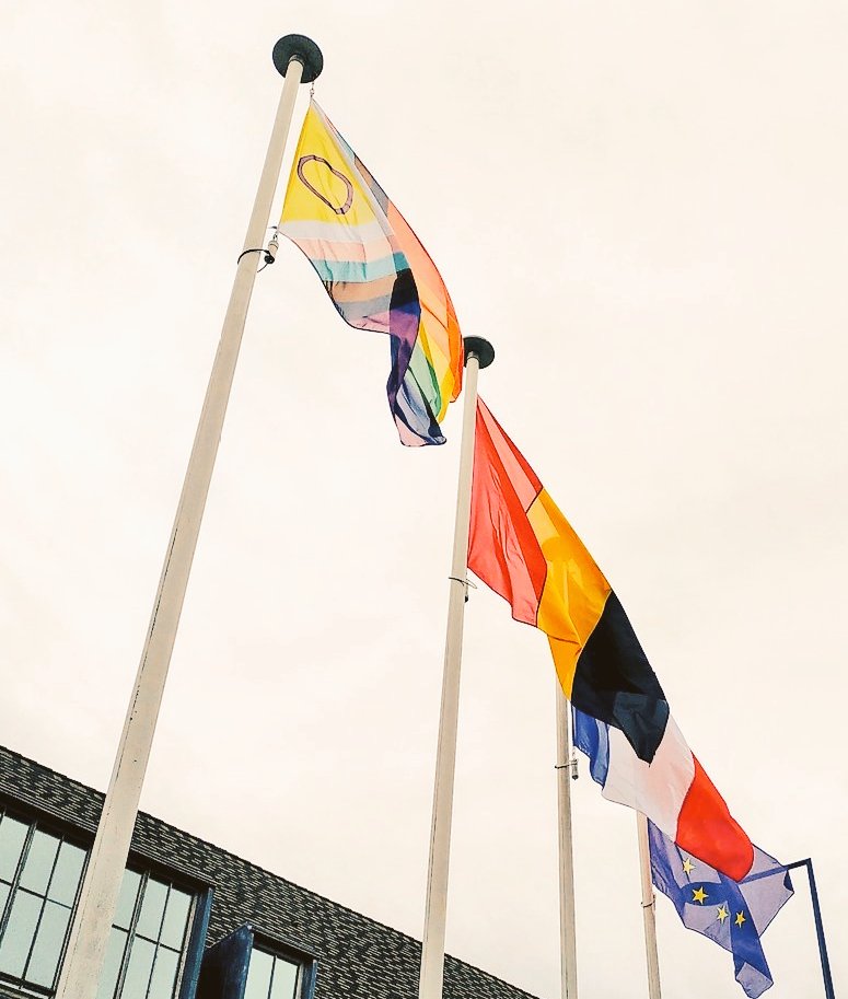 🏳️‍🌈 La <a href="/villedebesancon/">Ville de Besançon</a> porte haut et fort les couleurs des fiertés LGBT+ !

🫶 10 ans après le mariage pour tous, les LGBTphobies continuent de broyer la vie de femmes et hommes. 

✊Combattons sans cesse l'ignorance, les clichés, les violences. 

#LoveIsLove
#17mai #LGBTQIA