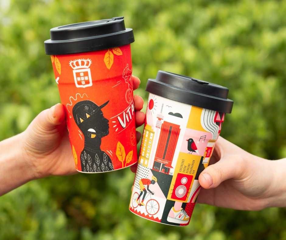 KirstenboschNBG's tweet photo. Happy #WorldRecyclingDay! Grab a cup of coffee from Vida e Caffé when you visit Kirstenbosch National Botanical Garden and you'll be doing your part to reduce waste 💚 🌏 

Find out more here: https://t.co/FeVIY0qk9U. 

#KirstenboschNBG #VidaeCaffe https://t.co/mcqdr8GUcx