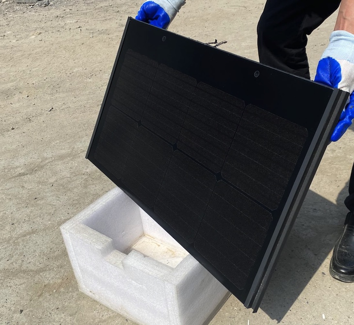 SOLARMI_BIPV's tweet photo. ¿De qué color quieres tu techo fotovoltaico? #energiafotovoltaica #panelessolares #energiasrenovables #solarpower #instasolar #sustainability #greenenergy #photovoltaic #cleanenergy #solarenergy #fotovoltaica https://t.co/ocXpcoEGiS