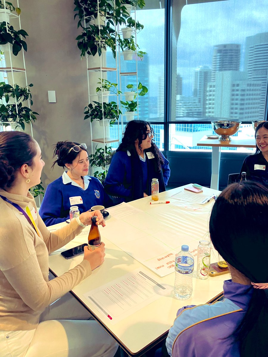 Yen Nguyen tweet media