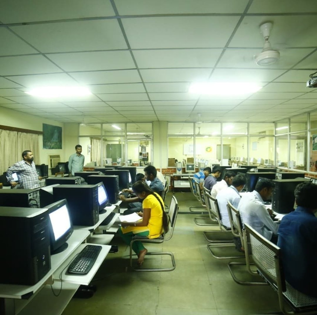 avc_hyd's tweet photo. English Lab, Chemistry Lab, Physics  and Electronics Lab &amp; Computer Lab. https://t.co/sfTyQo2Ovi