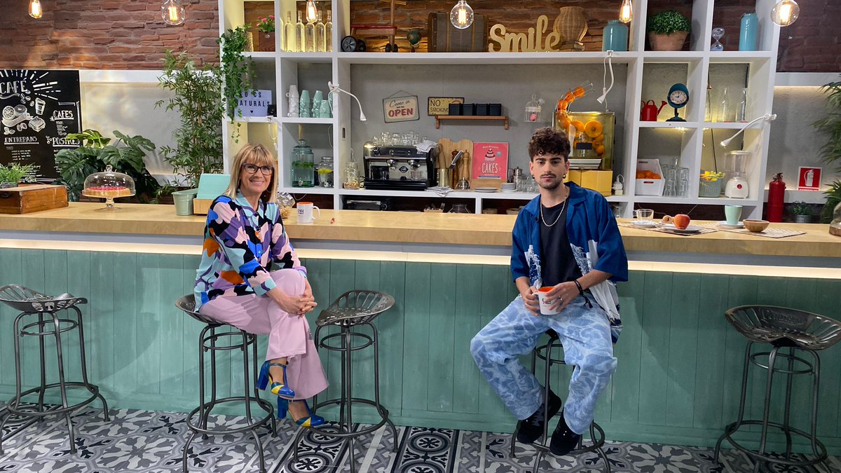 cafedidees_rtve's tweet photo. 🔴 Comença l'entrevista de @GemmaNierga al cantant @_triquell, que ens presenta el disc 'Entre fluids' | @halleyrecords
@cafedidees_rtve
📍 #La2 de @RTVECatalunya, #Canal24horas i @radio4_rne
📱 https://t.co/UIIHiOSkDb https://t.co/Iw6NH6kRVW