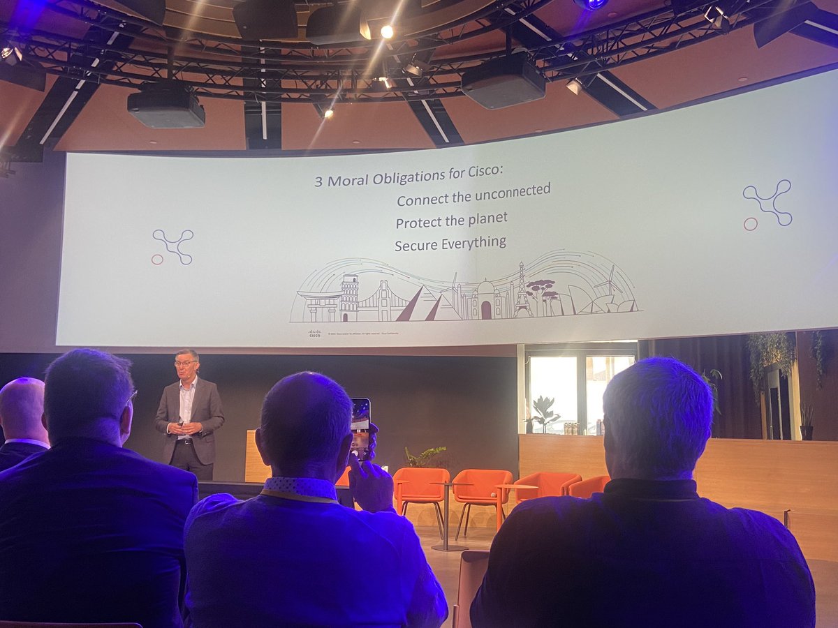 elizabethbarr97's tweet image. Chris Reeves kicking off day 2 of the @CiscoNetAcad EMEA Partner conference in Paris discussing all things @Cisco Country Digital Acceleration💡 

#netacad #cisconetworkingacademy #cda