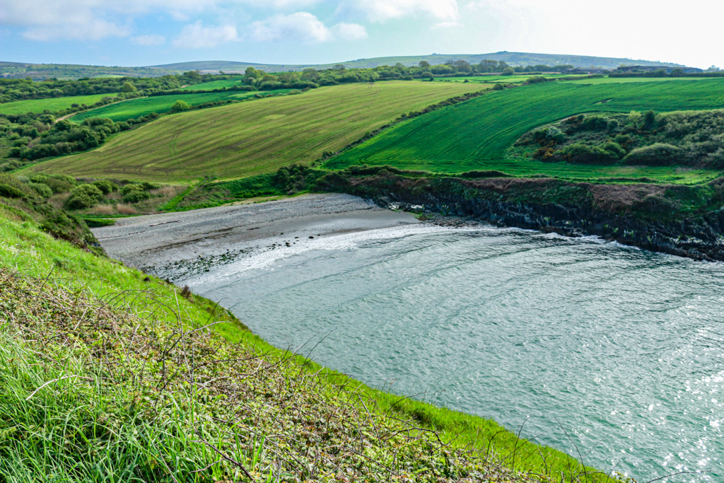 Pamela #peoplewithpassion shares - Had the beach all to myself at beautiful Aberrhigian Pembrokeshire - now that doesn't happen too often! courtesy 
@Jones8Pamela #welshpassion