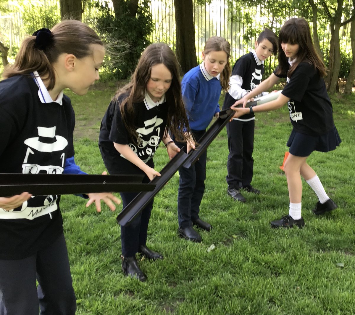 BSNJSV's tweet image. International week, playing games and sharing about our culture
#BSNJSV #BSNlanguages #langchat @JSVDutch