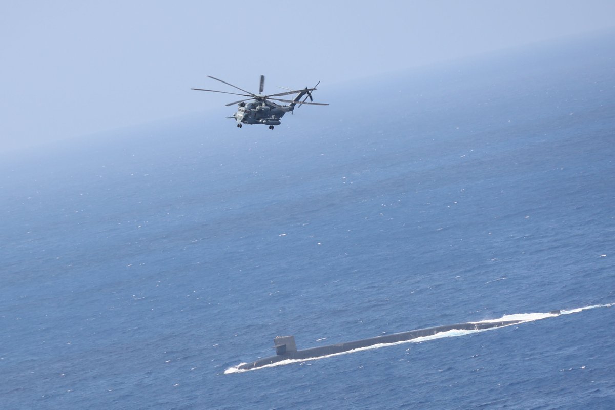 ryankakiuchan's tweet photo. Two US Marines CH-53E Super Stallions conduct vertical replenishment for US Navy Ohio-class ballistic missile submarine USS Maine (SSBN-741) in Philippine Sea, May 9. They carried mission-essential equipment to the submarine during its scheduled patrol.
https://t.co/s9Q3m6XI0A https://t.co/BbNynQm56b