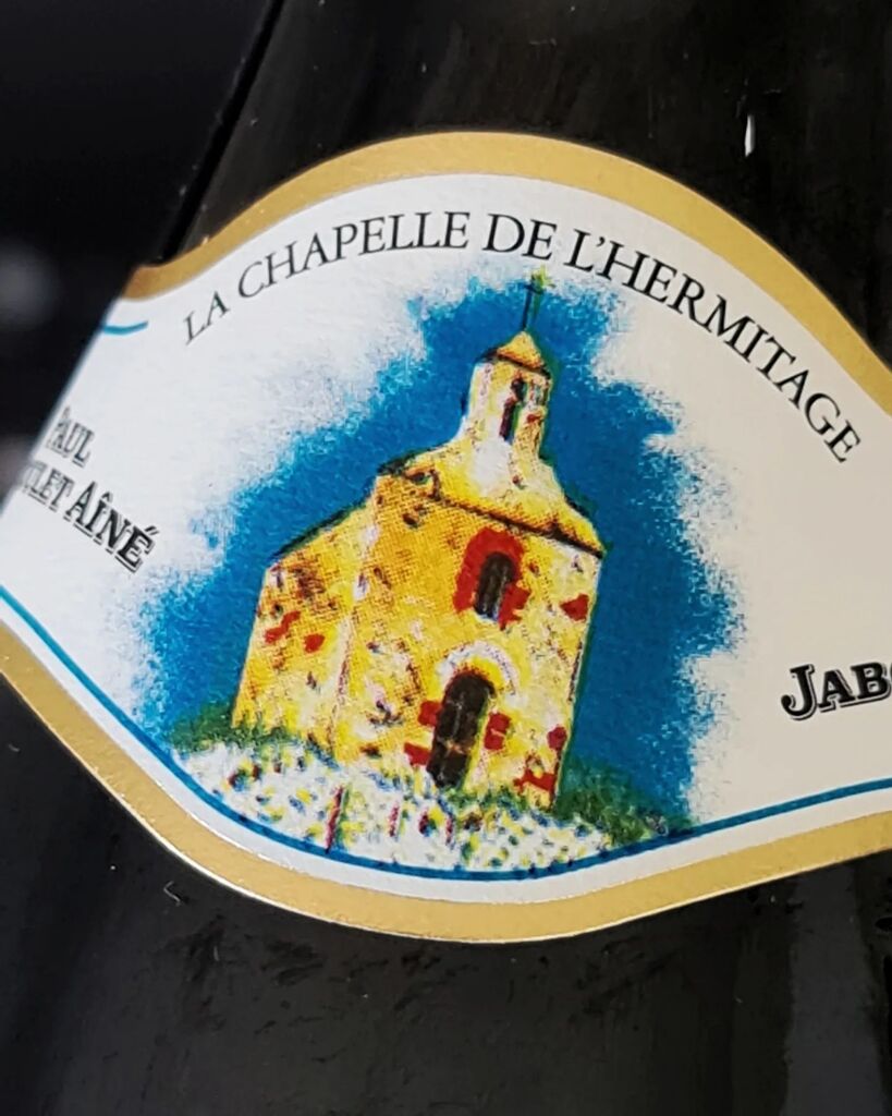 2014 Paul Jaboulet Aine Hermitage La Chapelle. Una de mis casas fetiches, nunca soy muy objetivo, así que hablaré de la añada del Ródano de ese año. 2014 en el Ródano fue una gran cosecha, sobre todo para la región del Hermitage, la maduración de la uva … instagr.am/p/CsVjX-QtAAx/
