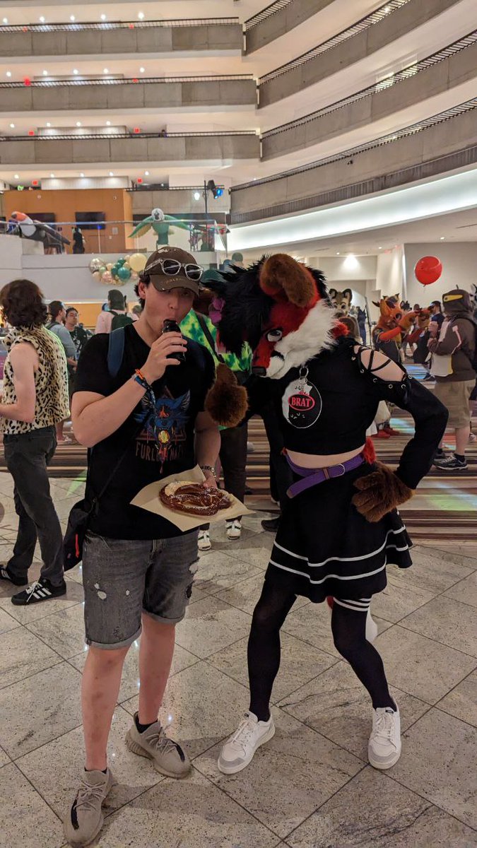 Maxiee 💜🦊 tweet media