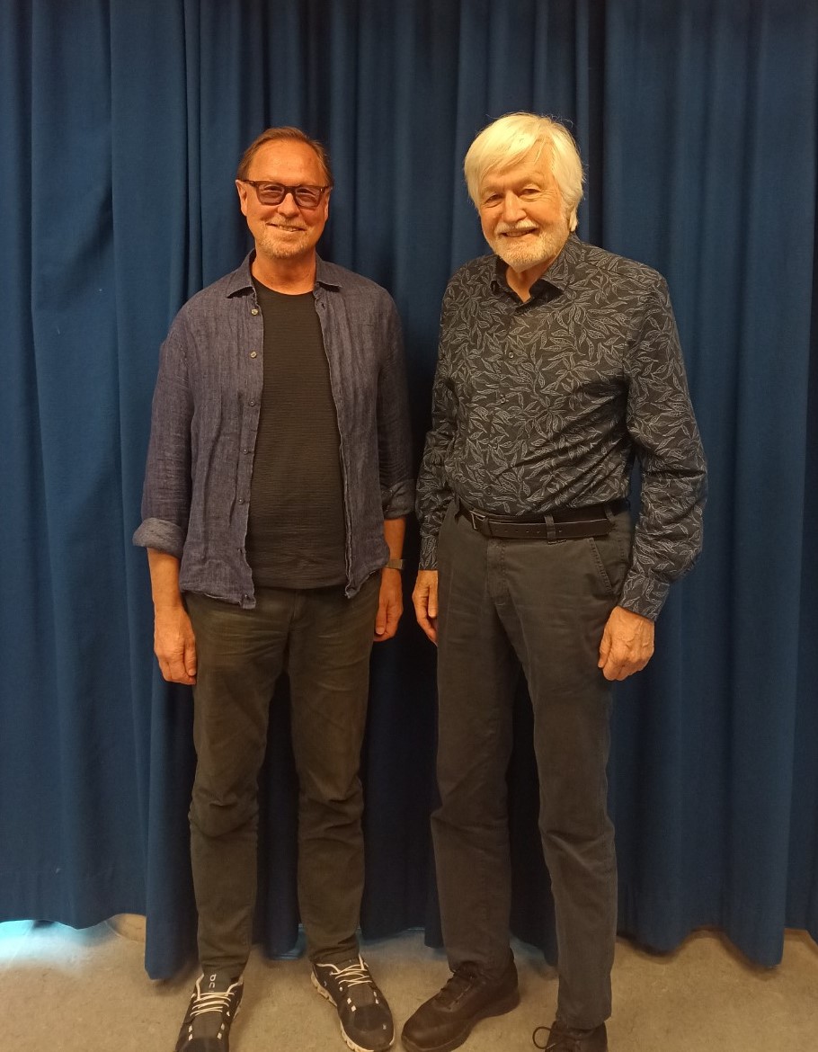 Pohdimme podcastissa Esa Väliverrosen kanssa vaikeita kysymyksiä: Miten eliittiä edustava media  synnyttää populismia ja vastakulttuuria? Mitä tapahtuu kun media ei tarkastele asioita tasapuolisesti? Miten media uutisoi tieteen saavutuksista? open.spotify.com/show/2KcelTmaw…