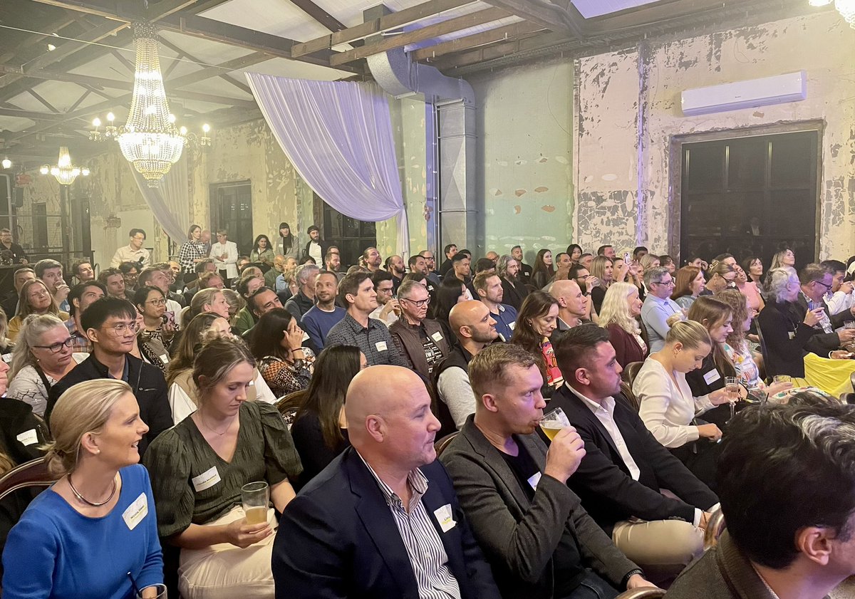 Kicking off the #somethingfest warm up event - at Smoked Garage - The State of innovation in 2033!! <a href="/SD_BNE/">Something Digital</a> full house!