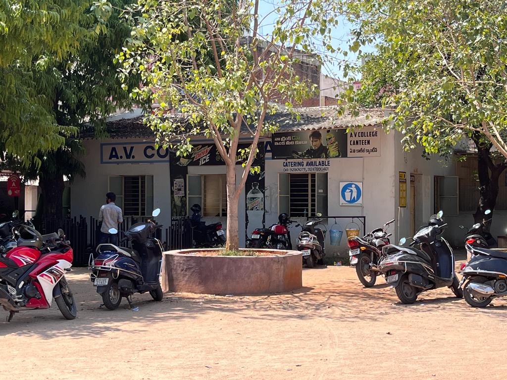 avc_hyd's tweet photo. Law College, Canteen, New PG Block. https://t.co/2892idvTW9