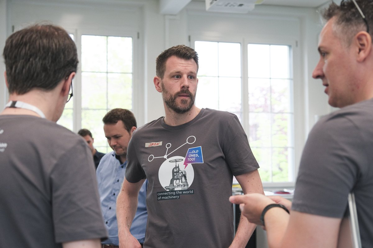 Here we go again! We start into day 2 of our #umati #hackathon – of course with some “brain food” 😉 The atmosphere is great. We're here to support our experts’ every step of the way. Let’s do this! 🙌 #connectivity #brownfield 
Pictures: Thomas Kunz / United Grinding Group