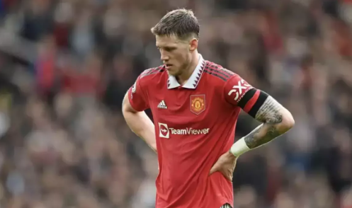 Manchester United, devre arası transfer döneminde kadrosuna kattığı Wout Weghorst ile yola devam etmeyecek. Hollandalı futbolcunun bonservisine sahip olan Burnley ise oyuncunun kulübe geri dönüşüne sıcak bakıyor. 

#GrandpashaFan #grandpashabet #grandpasha