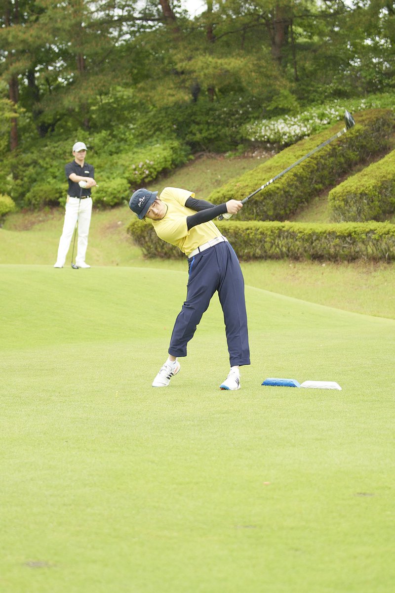 fairlyterada's tweet photo. #ゴルフ
#ジュンロペコンペ
@junandrope_golf
#ジュンアンドロペ
#junandrope
すごいな!
正面から見たらこんな感じか!🧐 https://t.co/mHiodkSSsN
