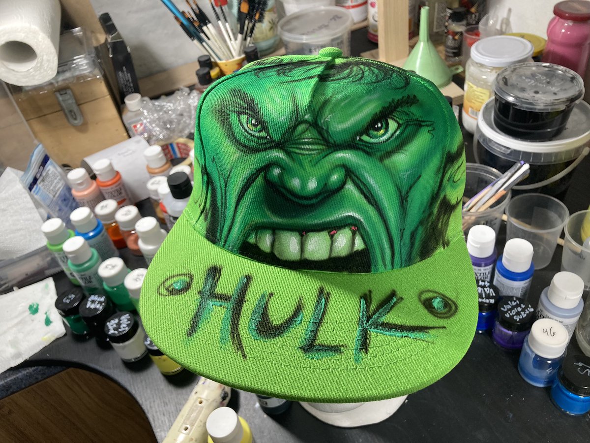 MKaposvary's tweet photo. Hulk airbrush on snapback. #art #Marvel #fanart #airbrush https://t.co/Mmjyny3gbZ